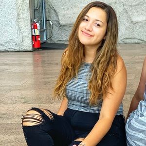 Meet your Posher, Alexia